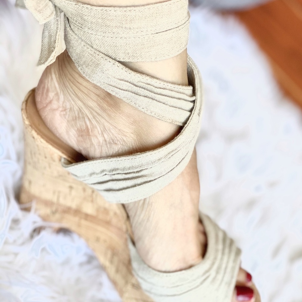 Ann Taylor Platform sandals